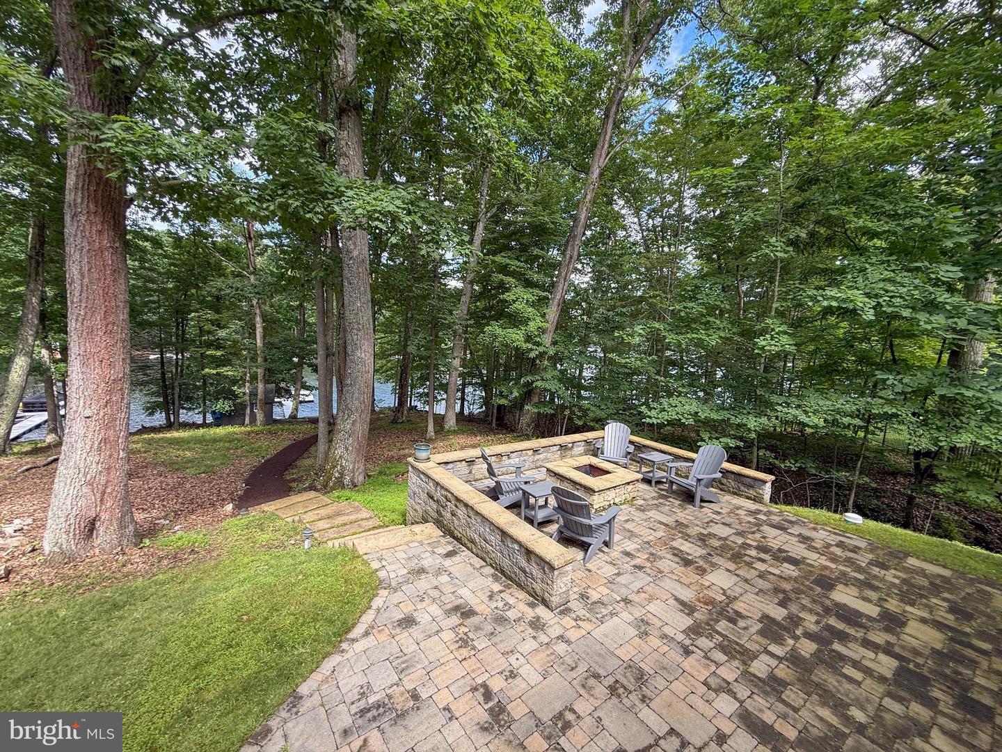 86 Shingle Camp Ter Property Photo 8