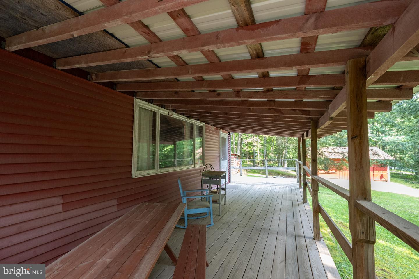 639 Hemlock Rd Property Photo 6
