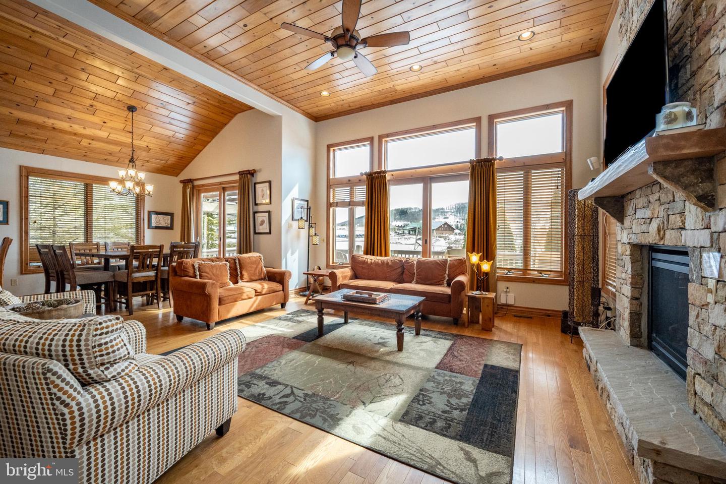 6 Walton Way Property Photo 3