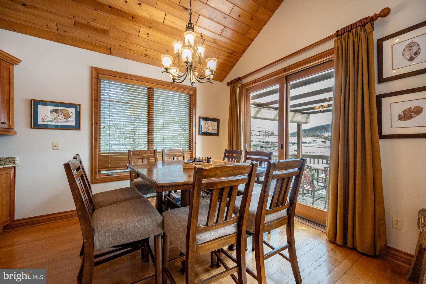 6 Walton Way Property Photo 16