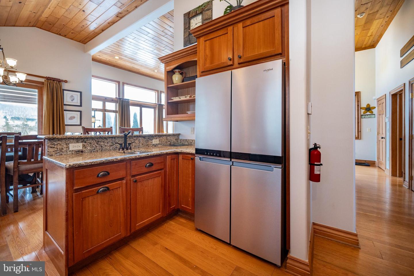 6 Walton Way Property Photo 18