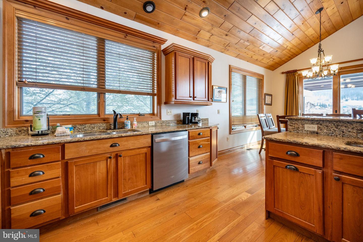 6 Walton Way Property Photo 19