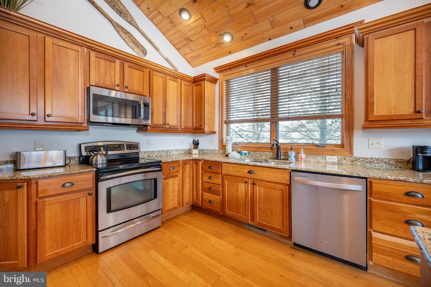 6 Walton Way Property Photo 20