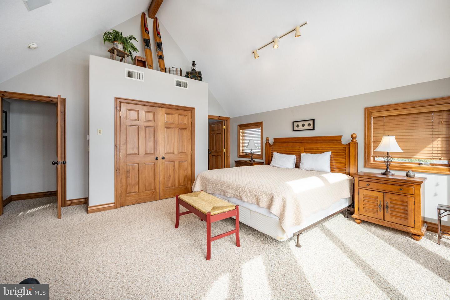 6 Walton Way Property Photo 28