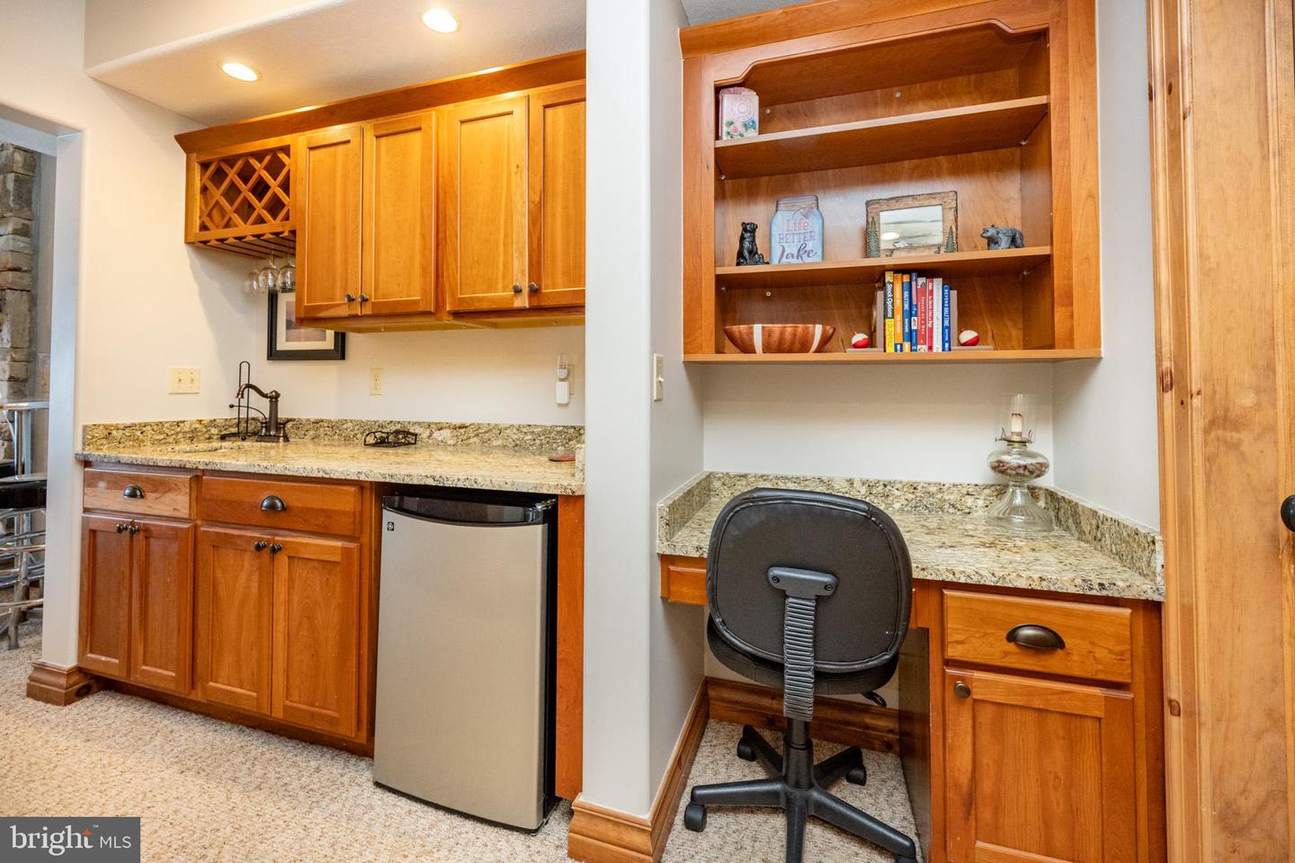 6 Walton Way Property Photo 42