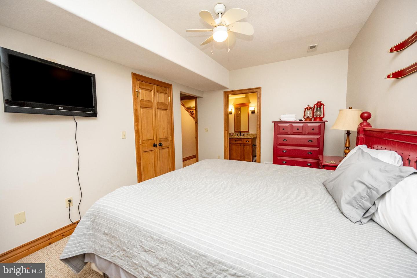 6 Walton Way Property Photo 53