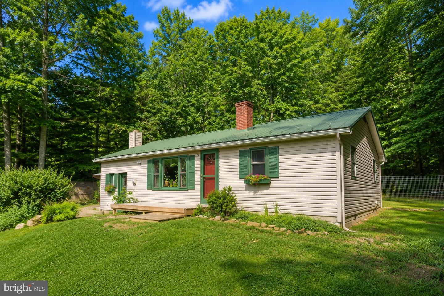 22 SHADY HILL DR