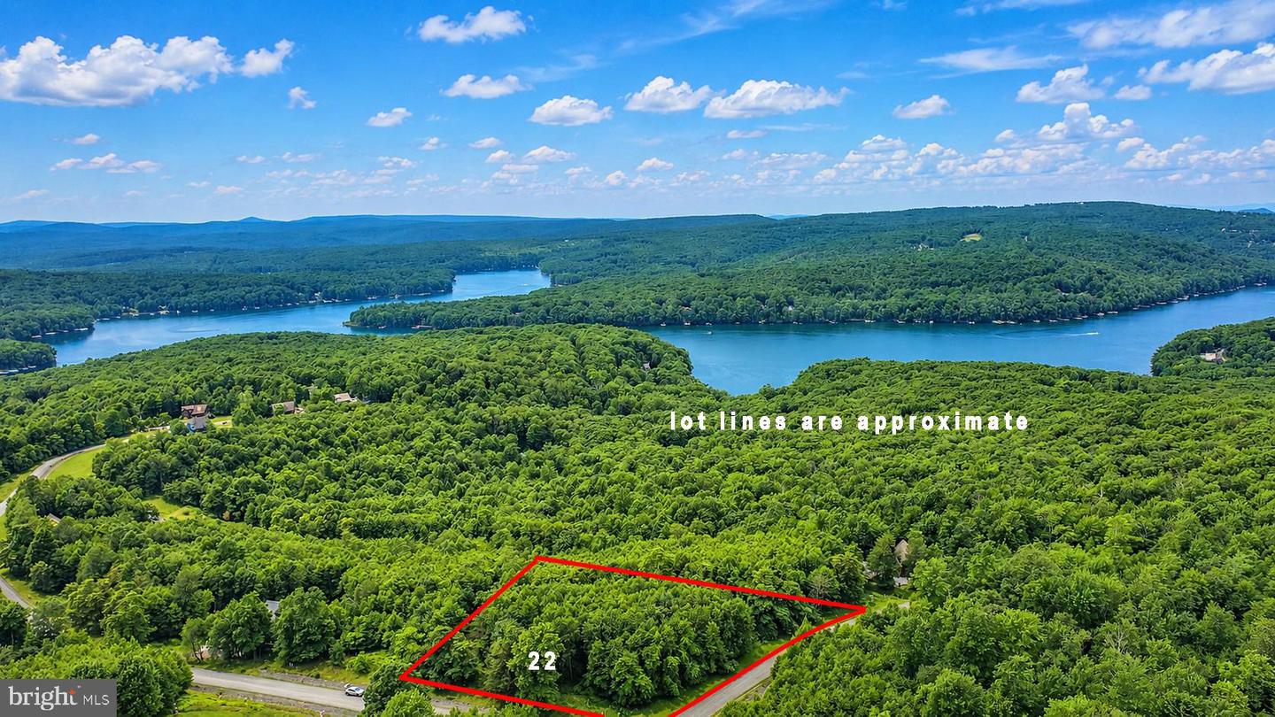 22 WOODLANDS HILL LN