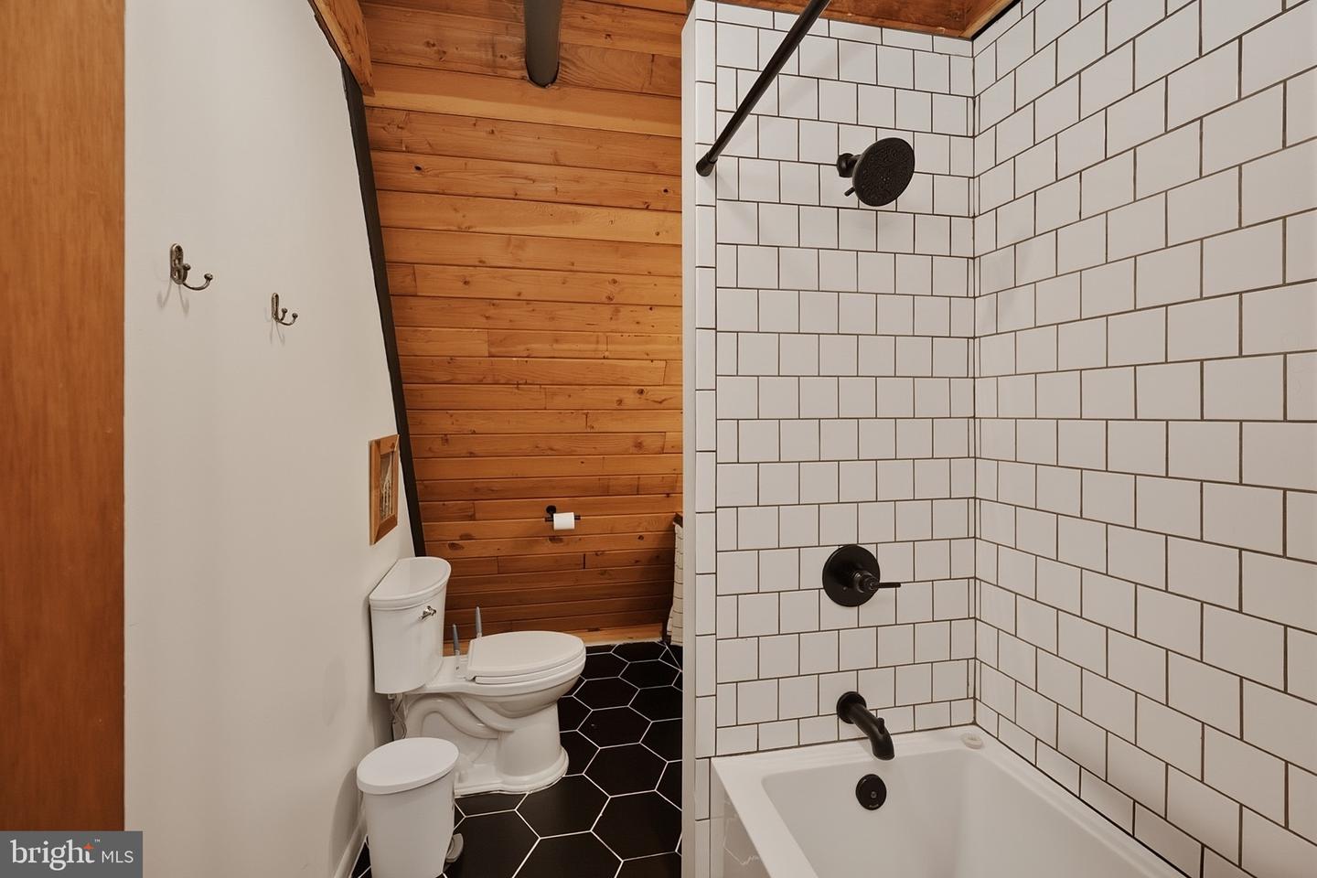 527 Deer Run Ln Property Photo 23
