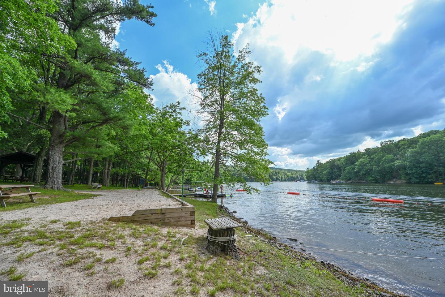 527 Deer Run Ln Property Photo 96