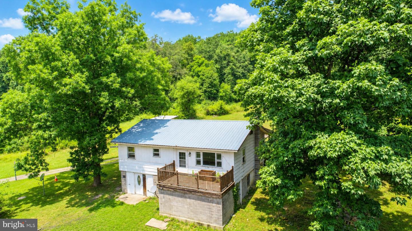 828 Lee Rd Property Photo 1