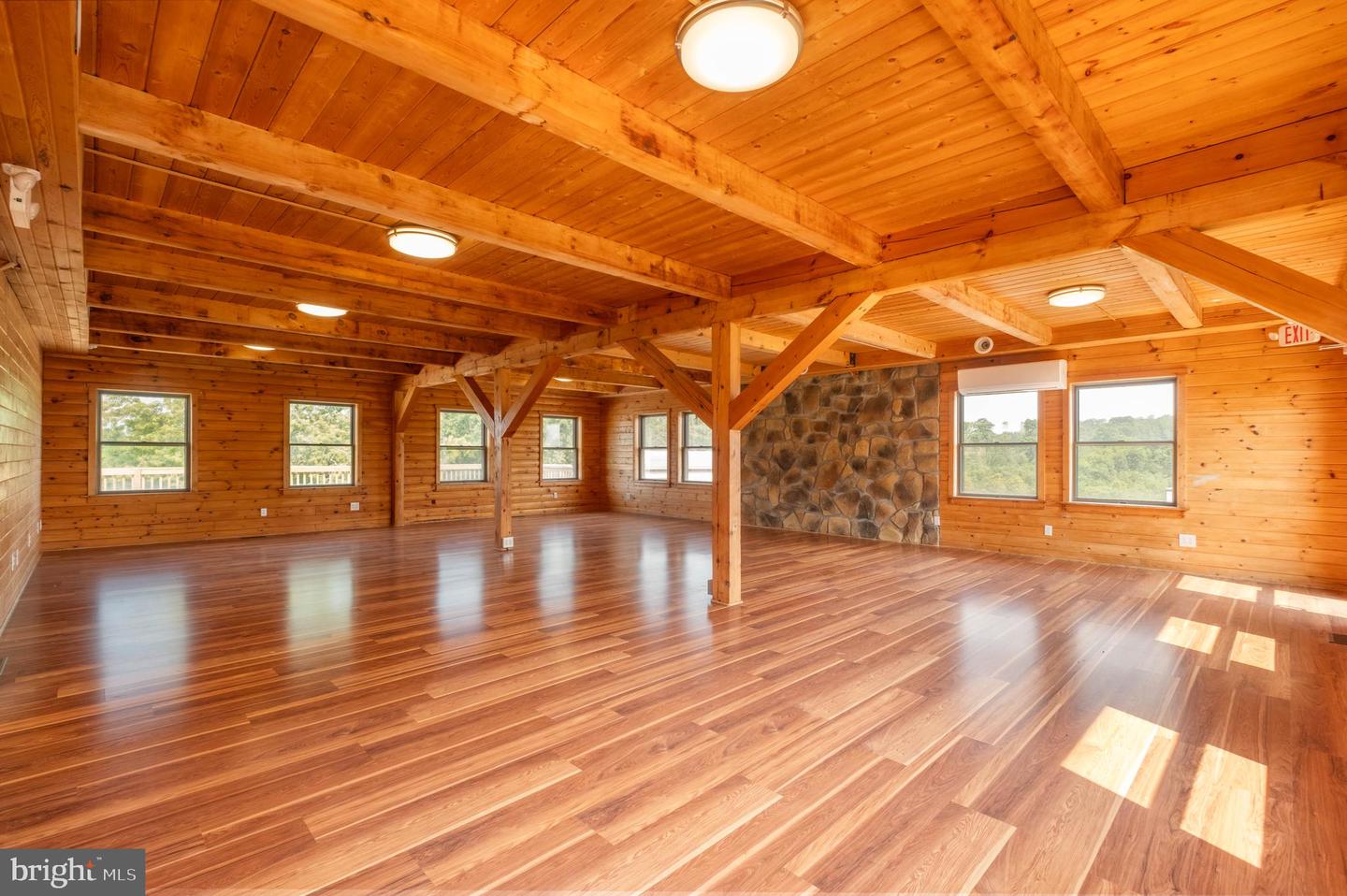 173 Friendsville Rd Property Photo 4