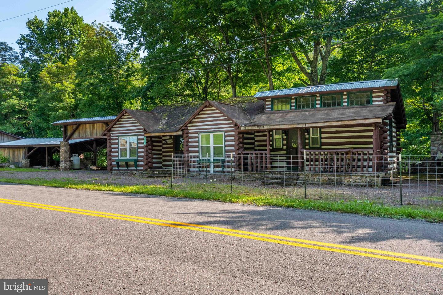 516 Bear Creek Rd Property Photo 1