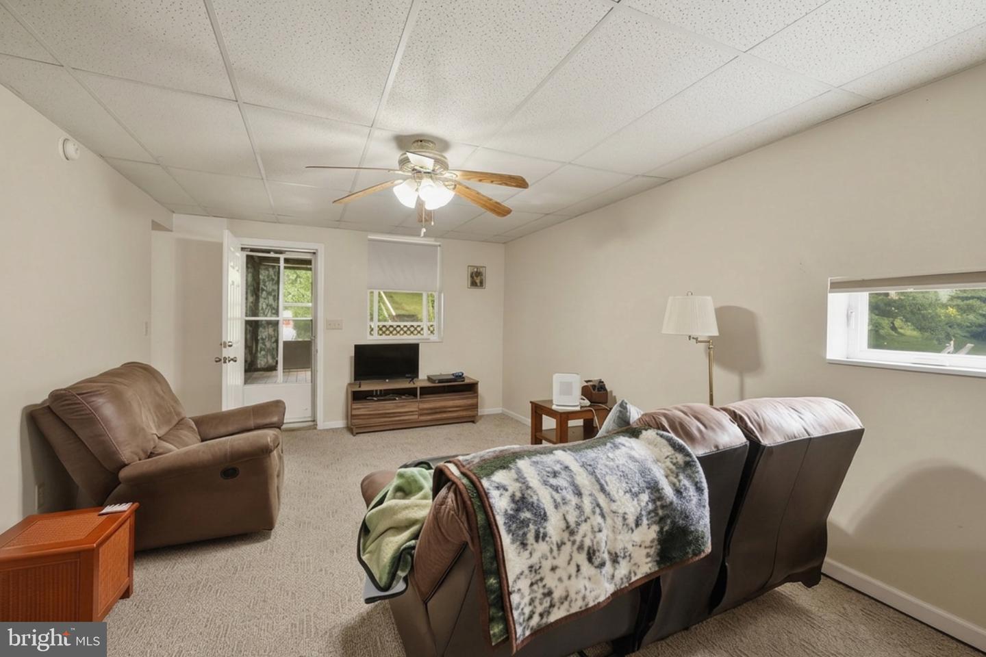 206 W Liberty St Property Photo 4