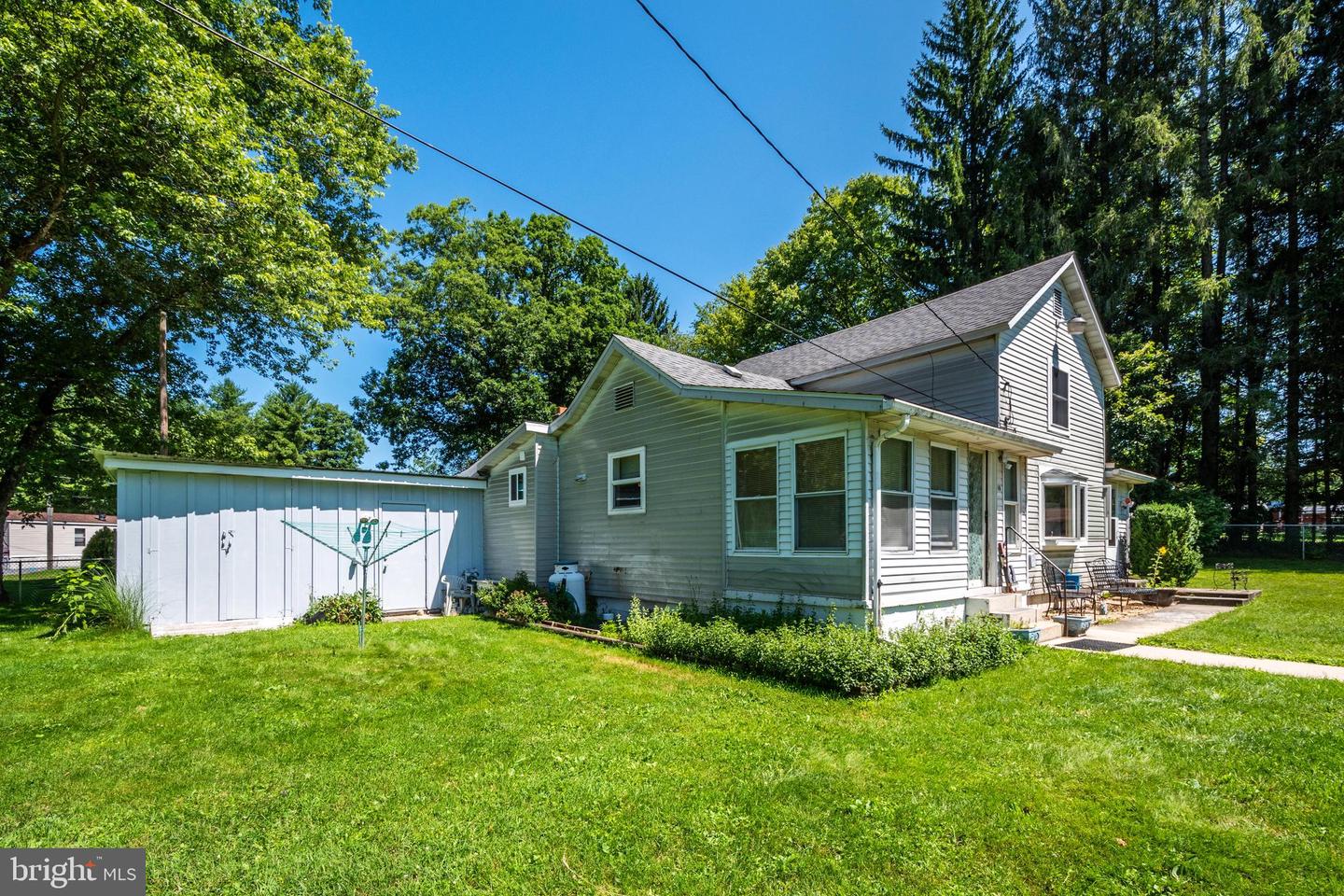 40 Sunshine Property Photo 3