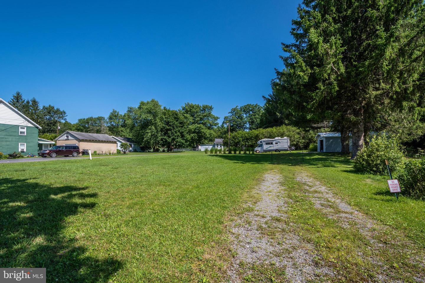 40 Sunshine Property Photo 6