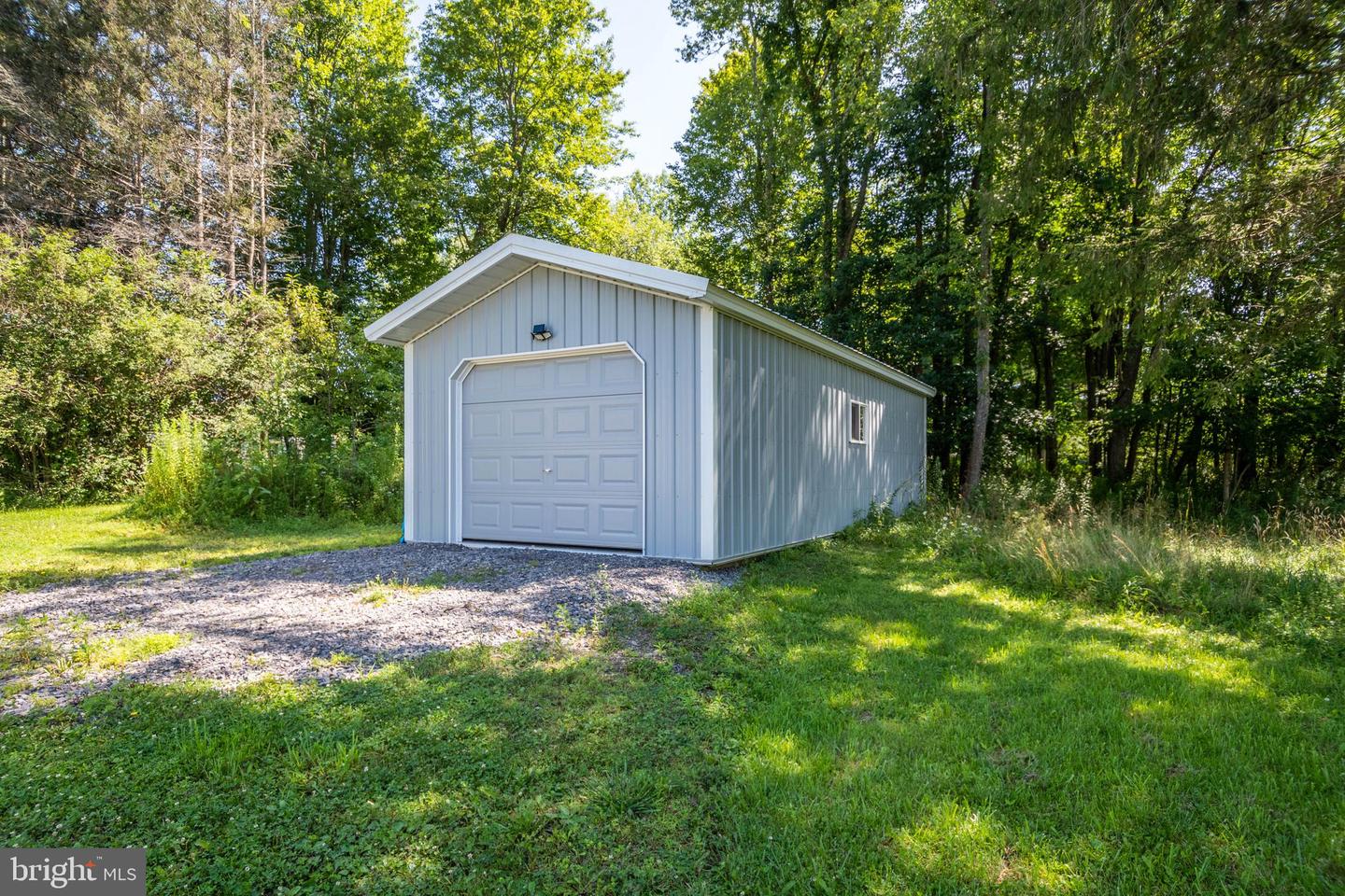 40 Sunshine Property Photo 8