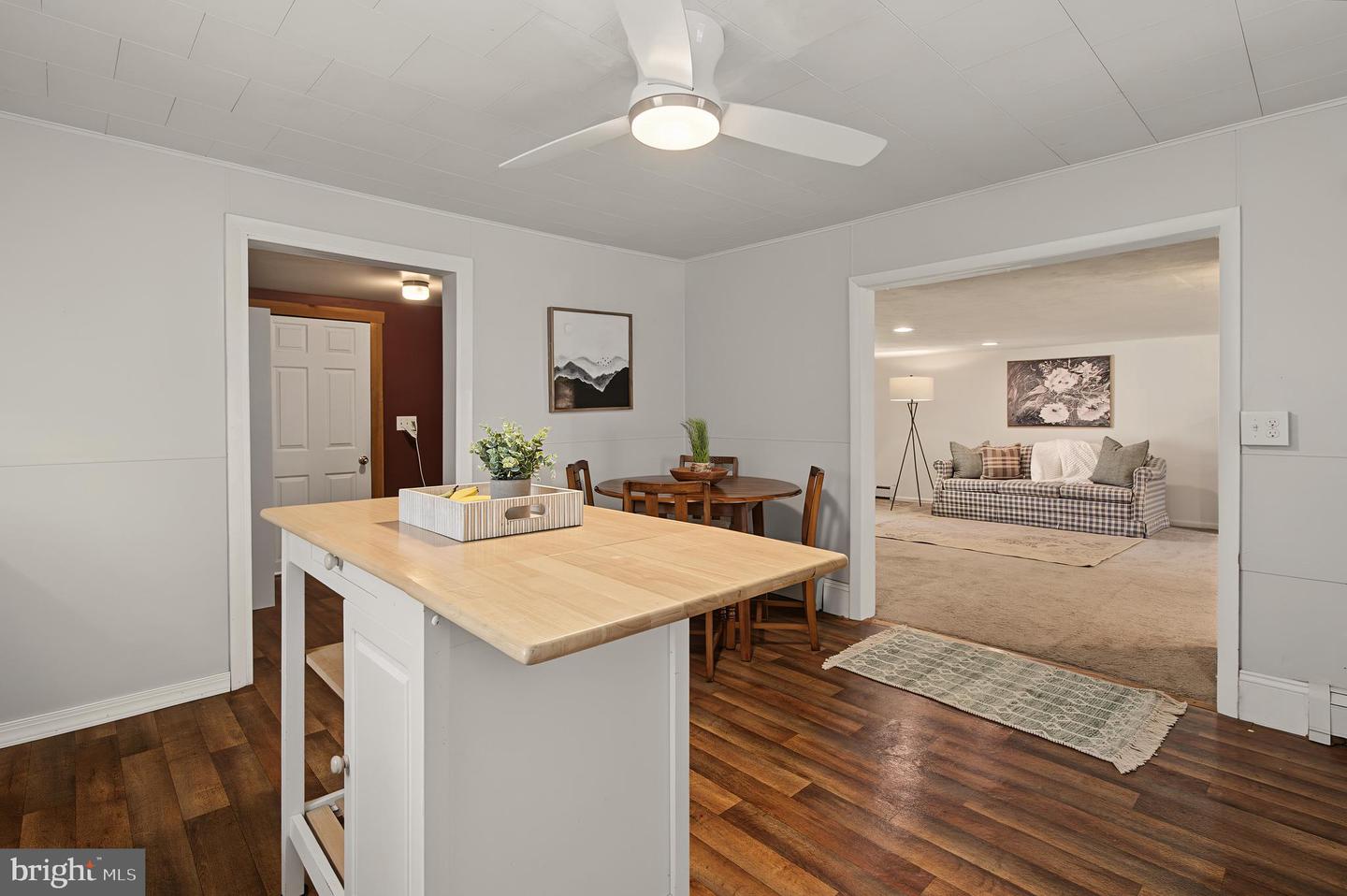 40 Sunshine Property Photo 11