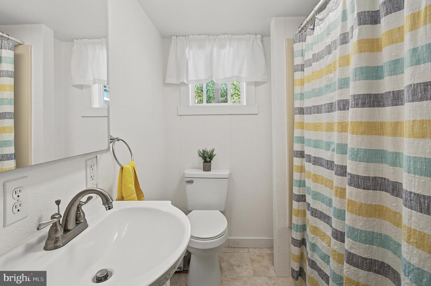 40 Sunshine Property Photo 12