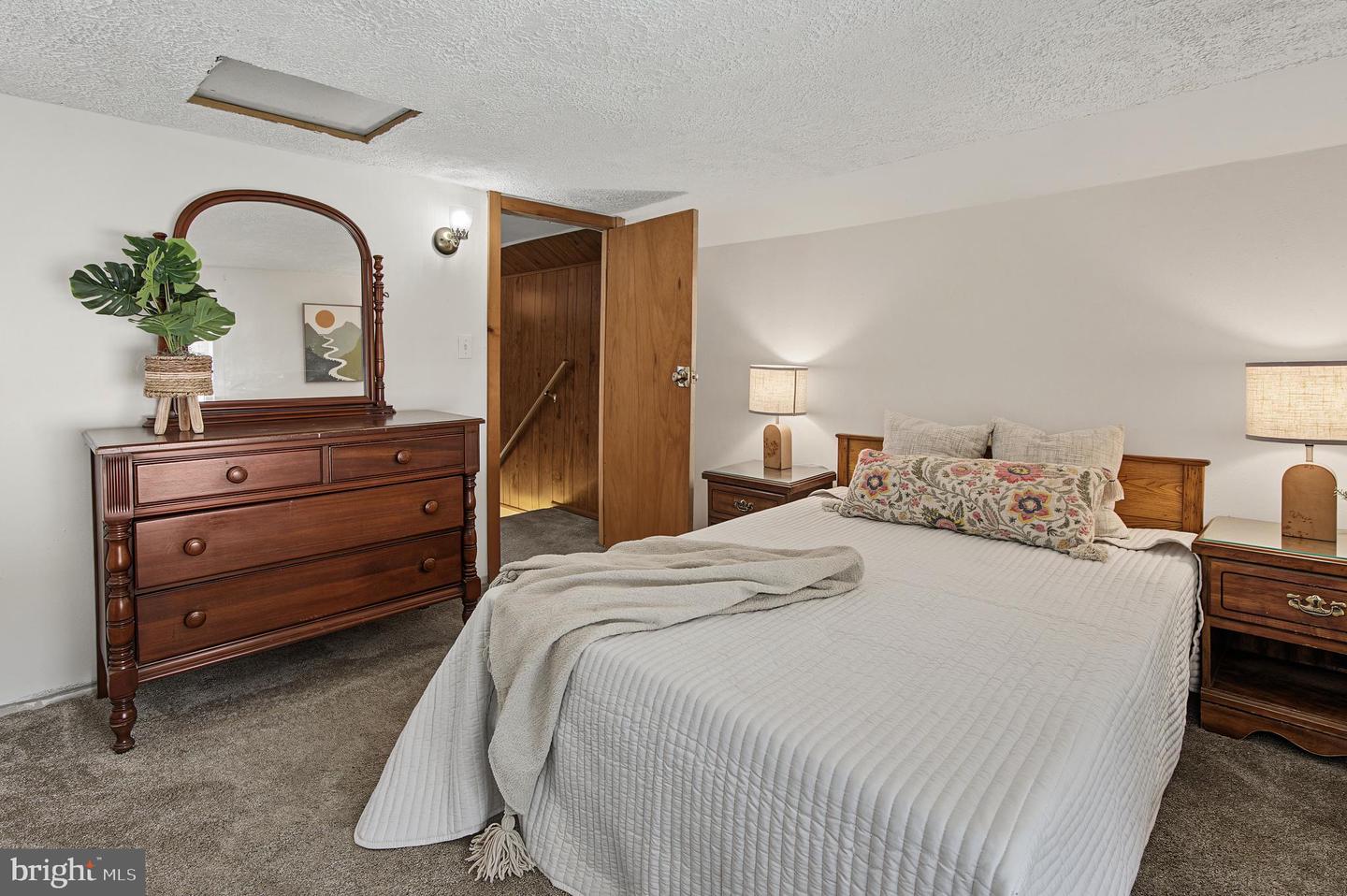 40 Sunshine Property Photo 36