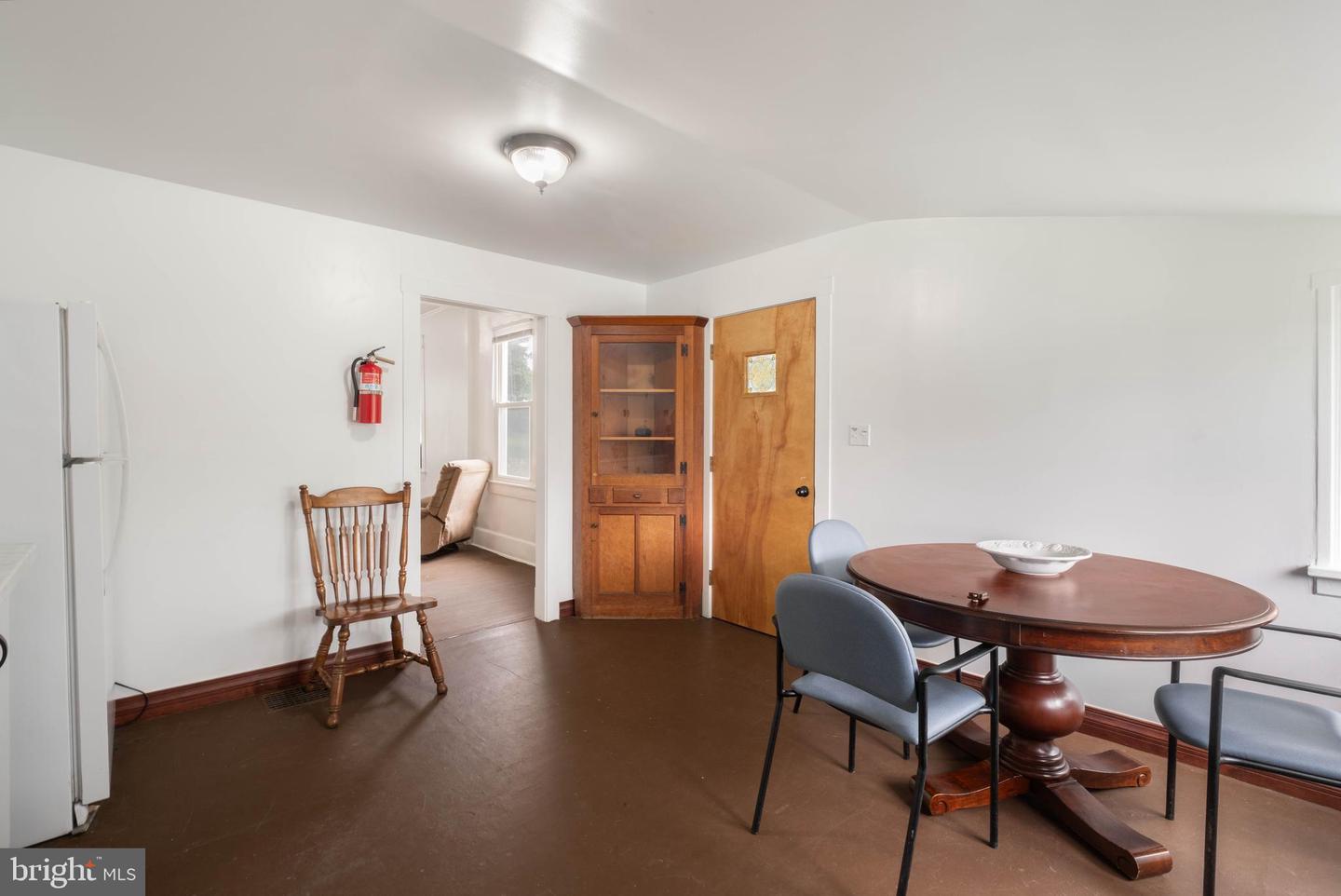 615 E Oak St Property Photo 14