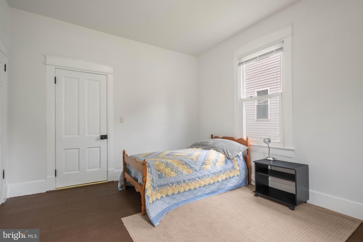 615 E Oak St Property Photo 22