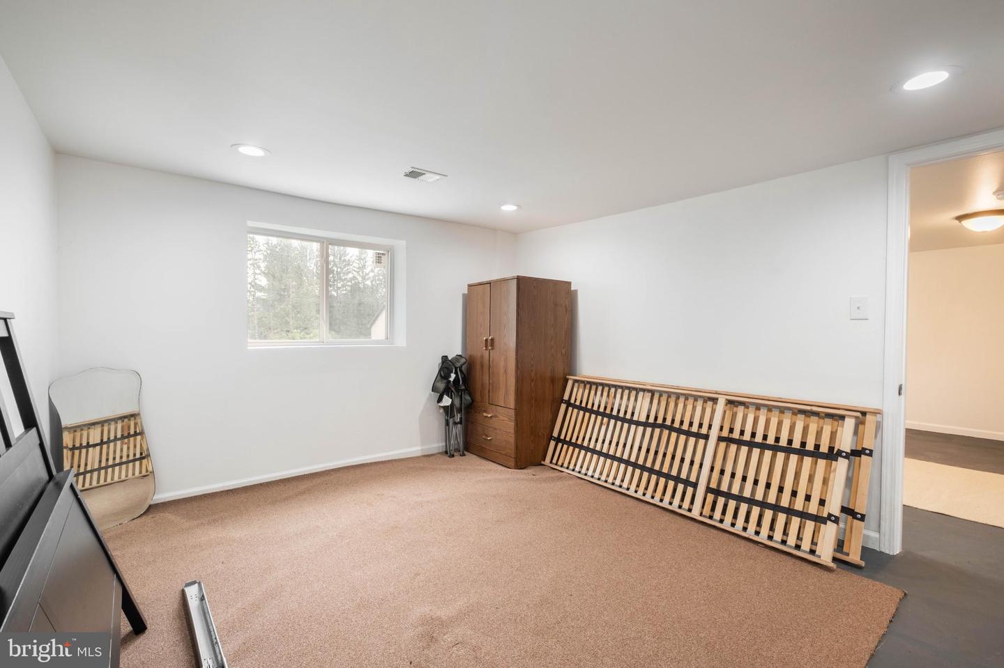 615 E Oak St Property Photo 42