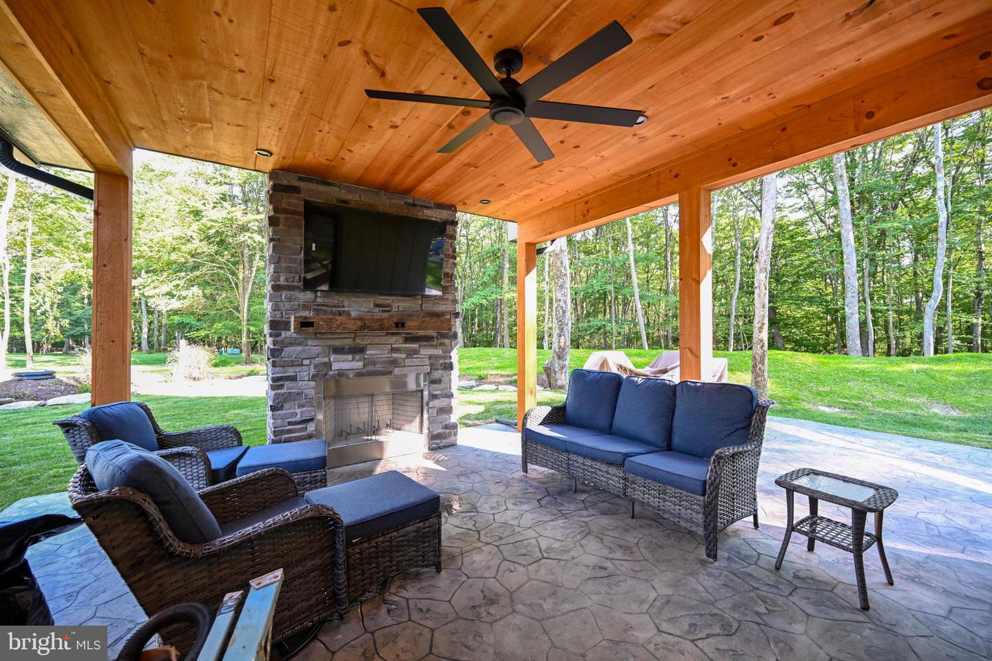 15 Byran Dr Property Photo 8
