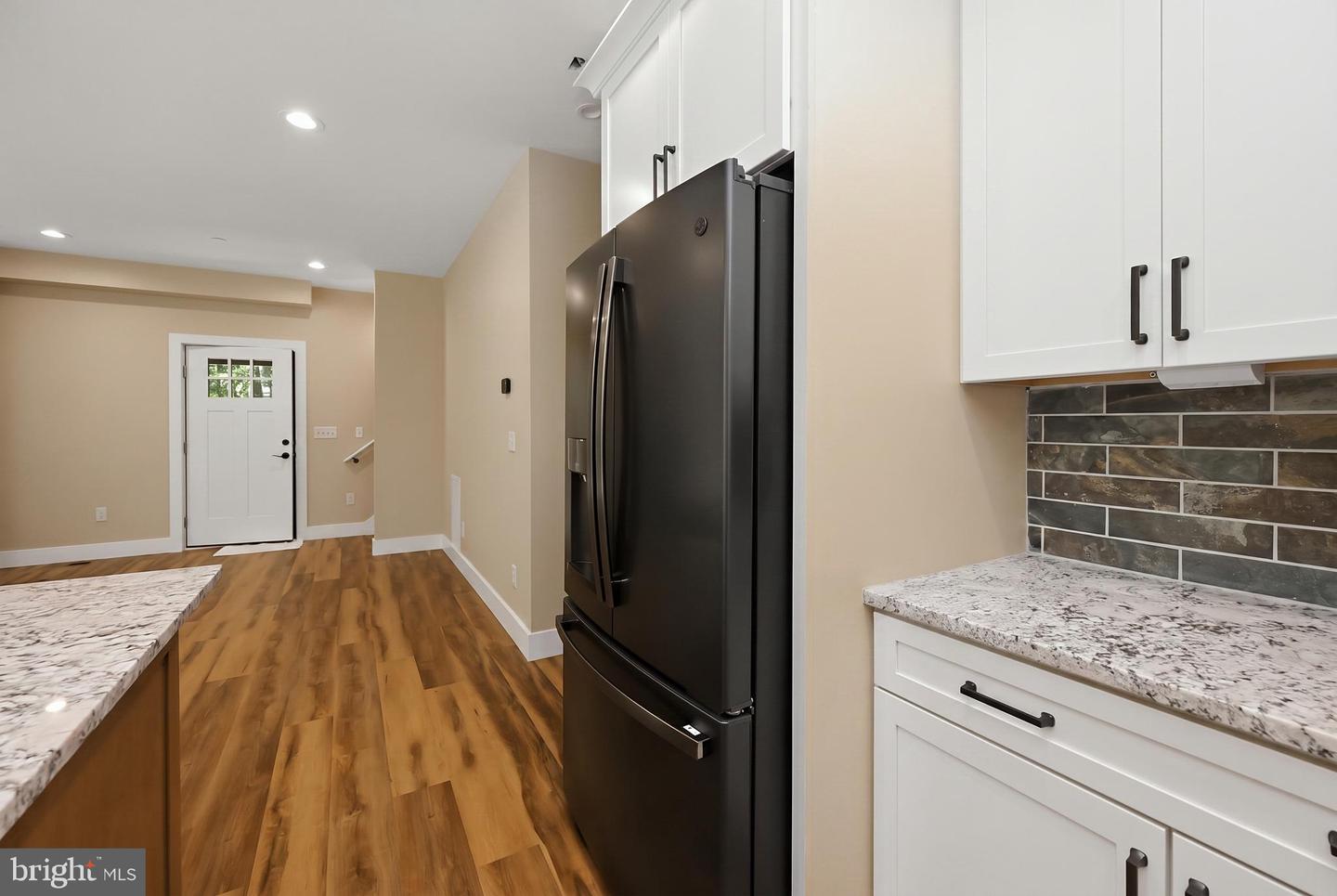 15 Byran Dr Property Photo 13