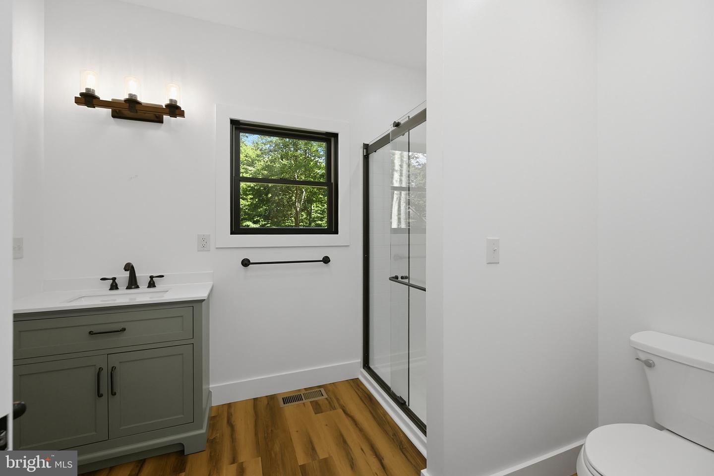 15 Byran Dr Property Photo 29