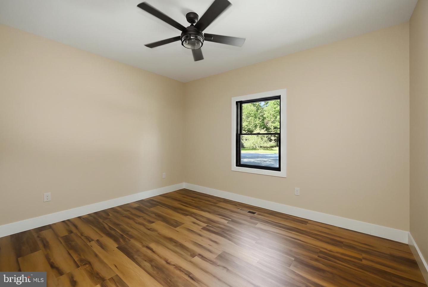 15 Byran Dr Property Photo 35