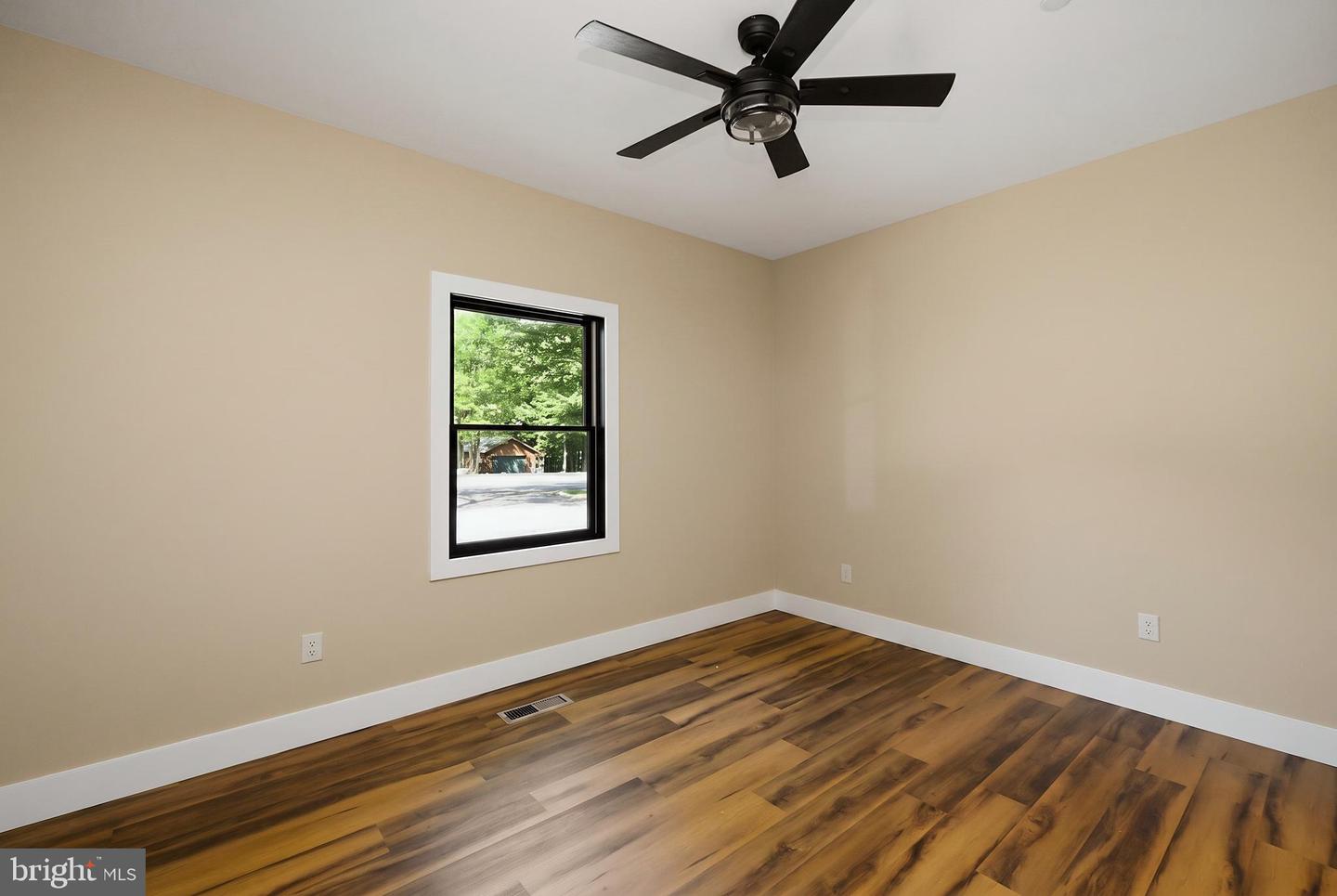 15 Byran Dr Property Photo 36