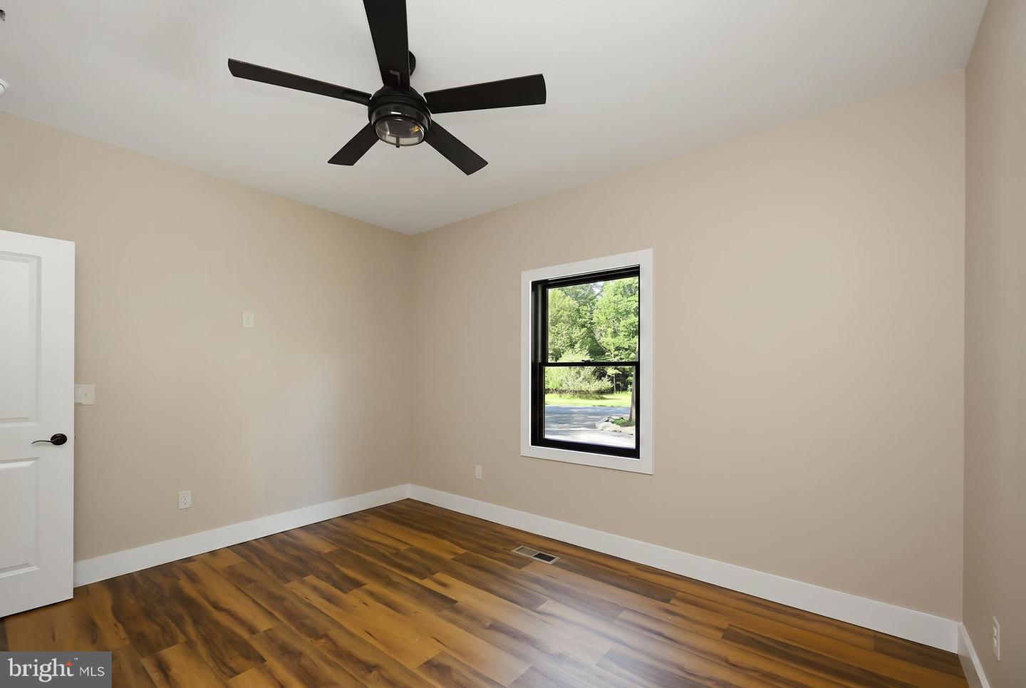 15 Byran Dr Property Photo 37