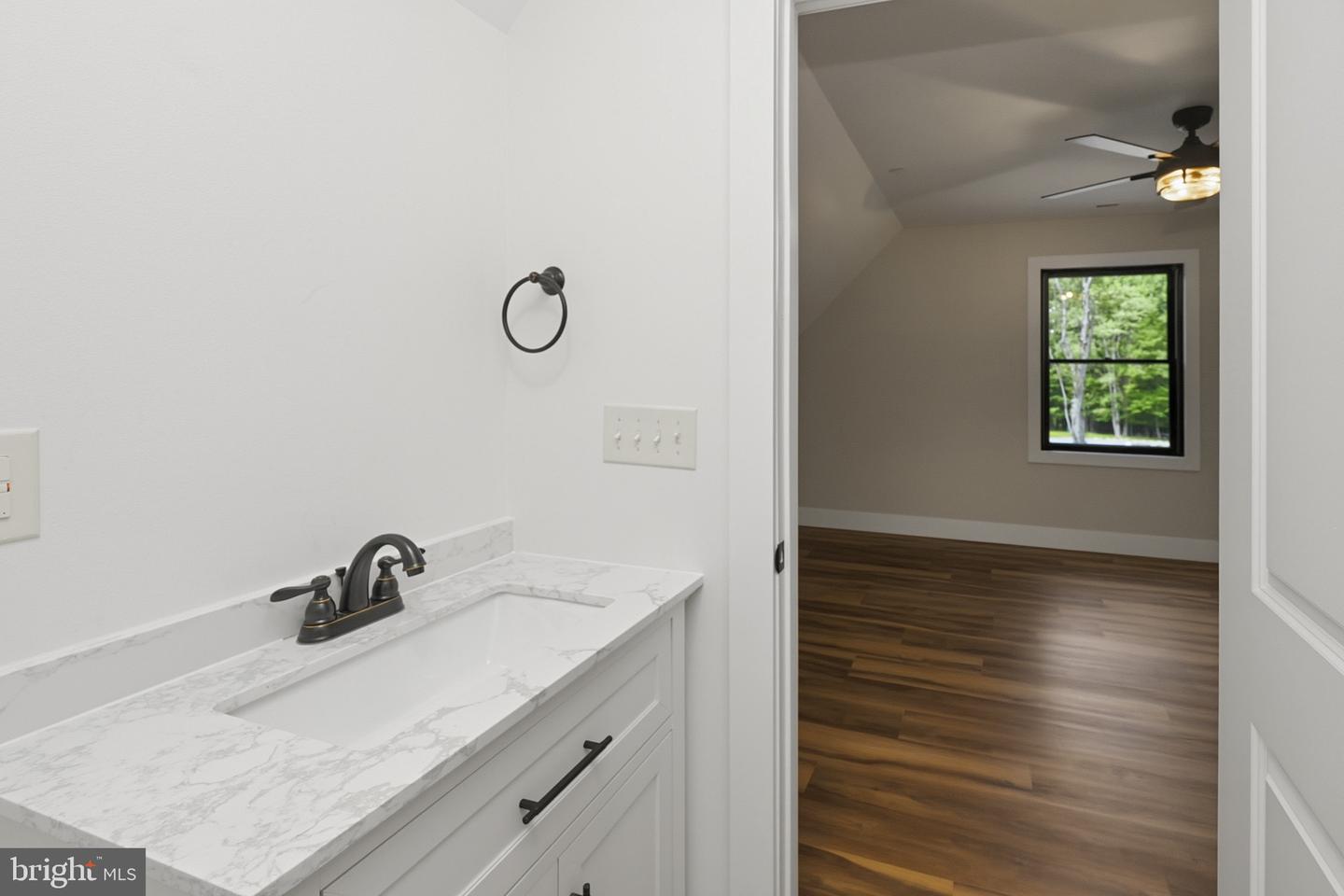 15 Byran Dr Property Photo 41