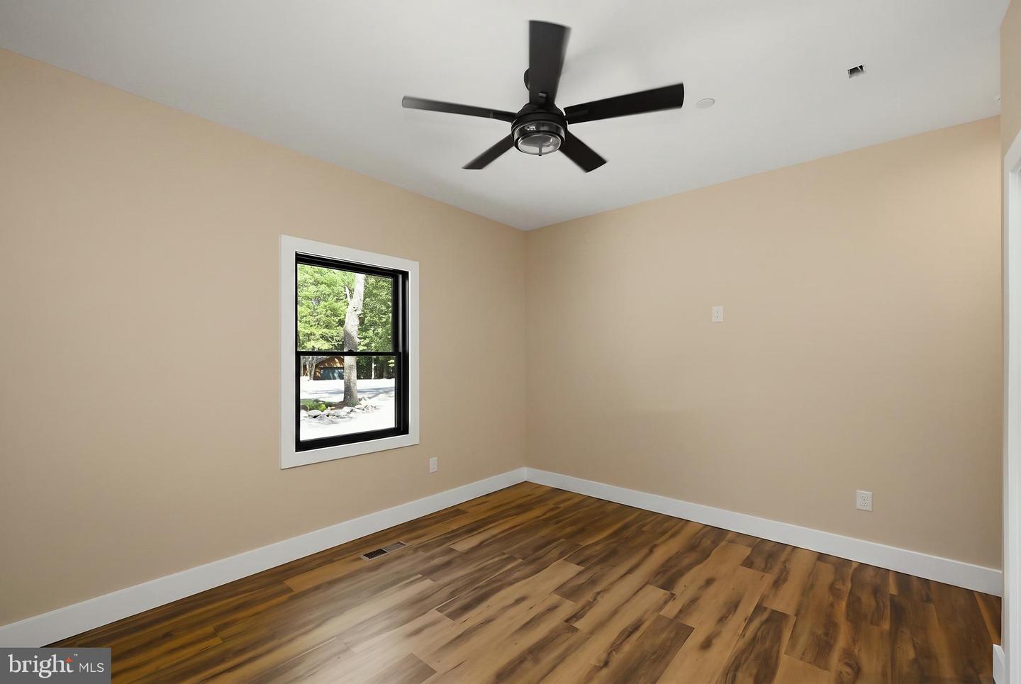 15 Byran Dr Property Photo 43