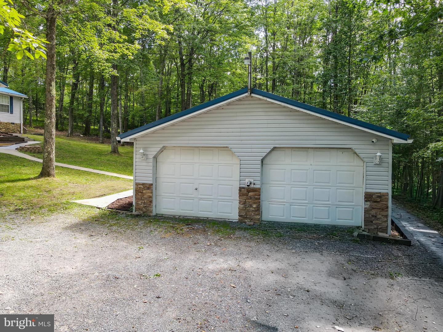 181 Glotfelty Dr Property Photo 2