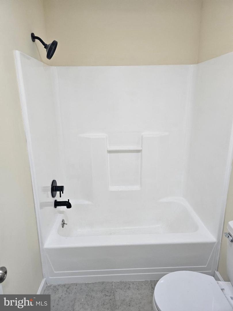 20 Railroad St Property Photo 13