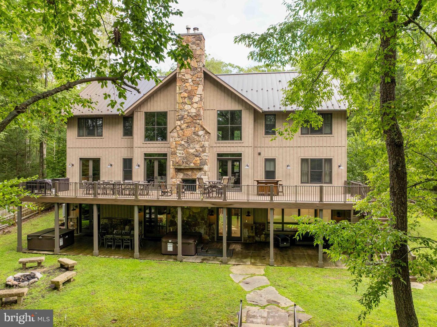 1131 LAKE SHORE DR