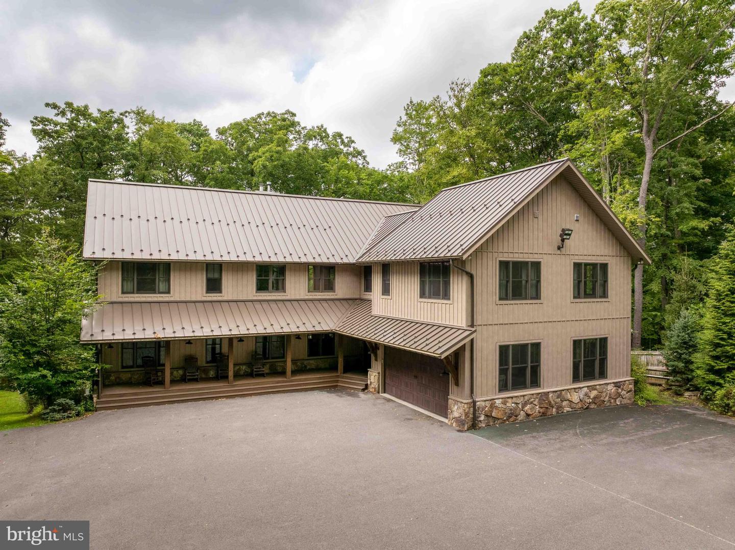 1131 Lake Shore Dr Property Photo 3
