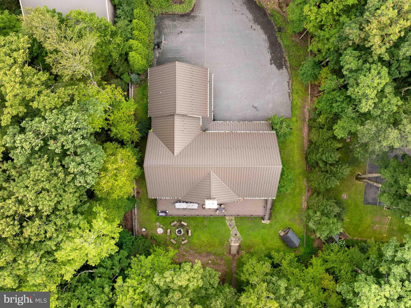 1131 Lake Shore Dr Property Photo 21