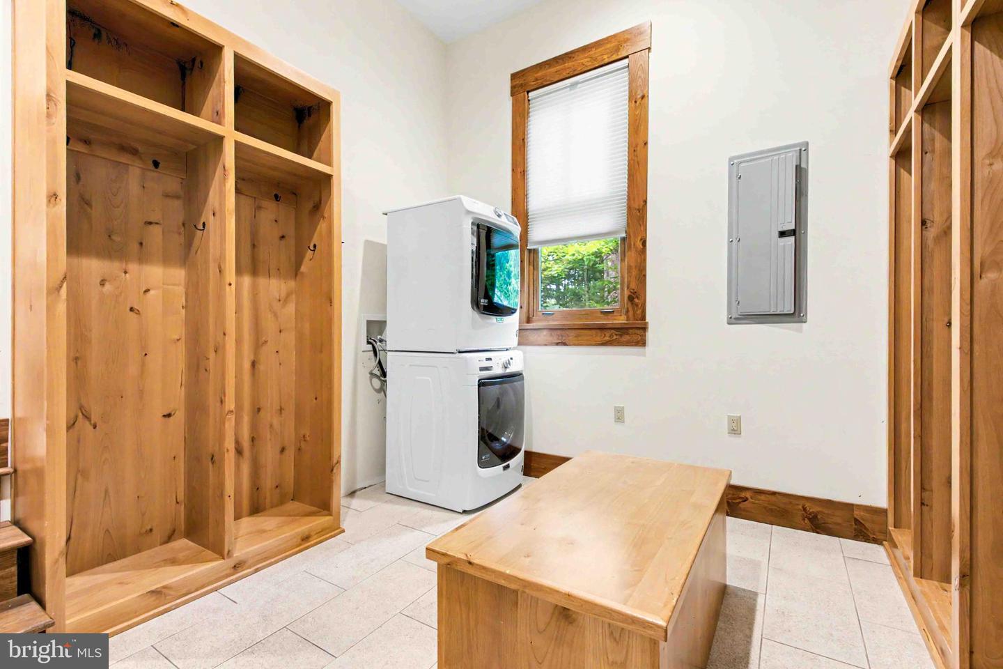 1131 Lake Shore Dr Property Photo 64