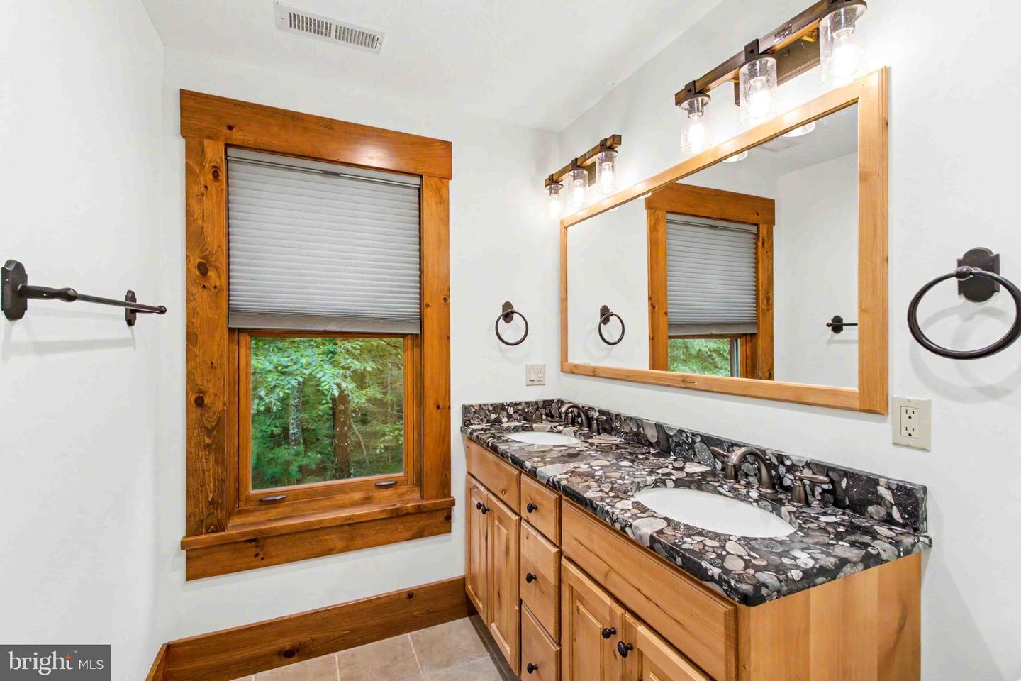 1131 Lake Shore Dr Property Photo 74