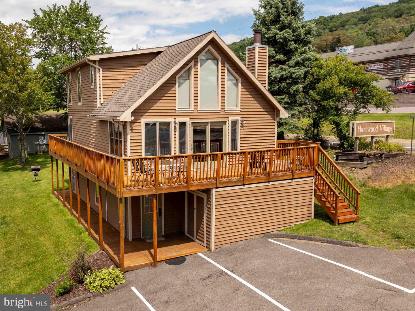 1 HARTWOOD DR #1 Property Photo 1