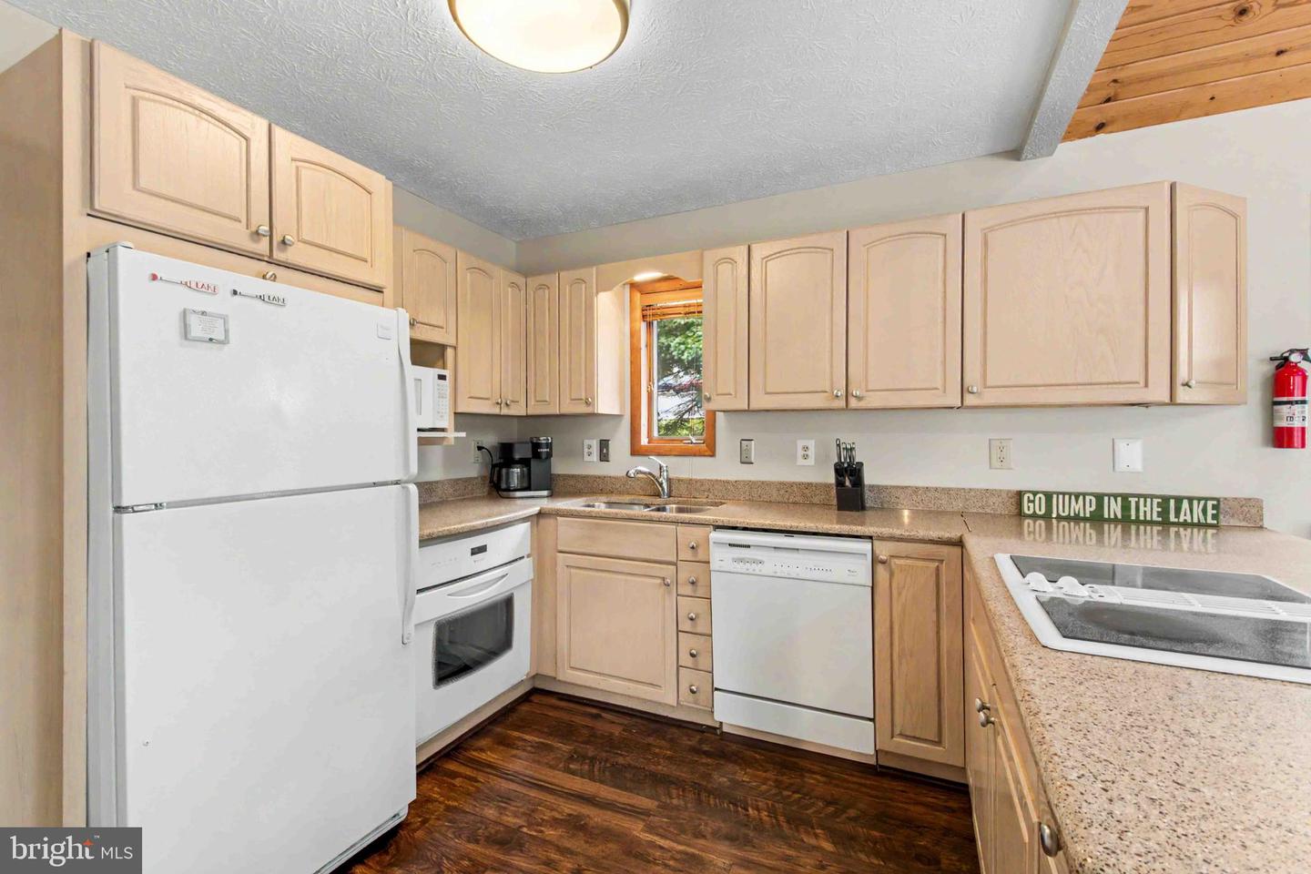 1 Hartwood Dr #1 Property Photo 22