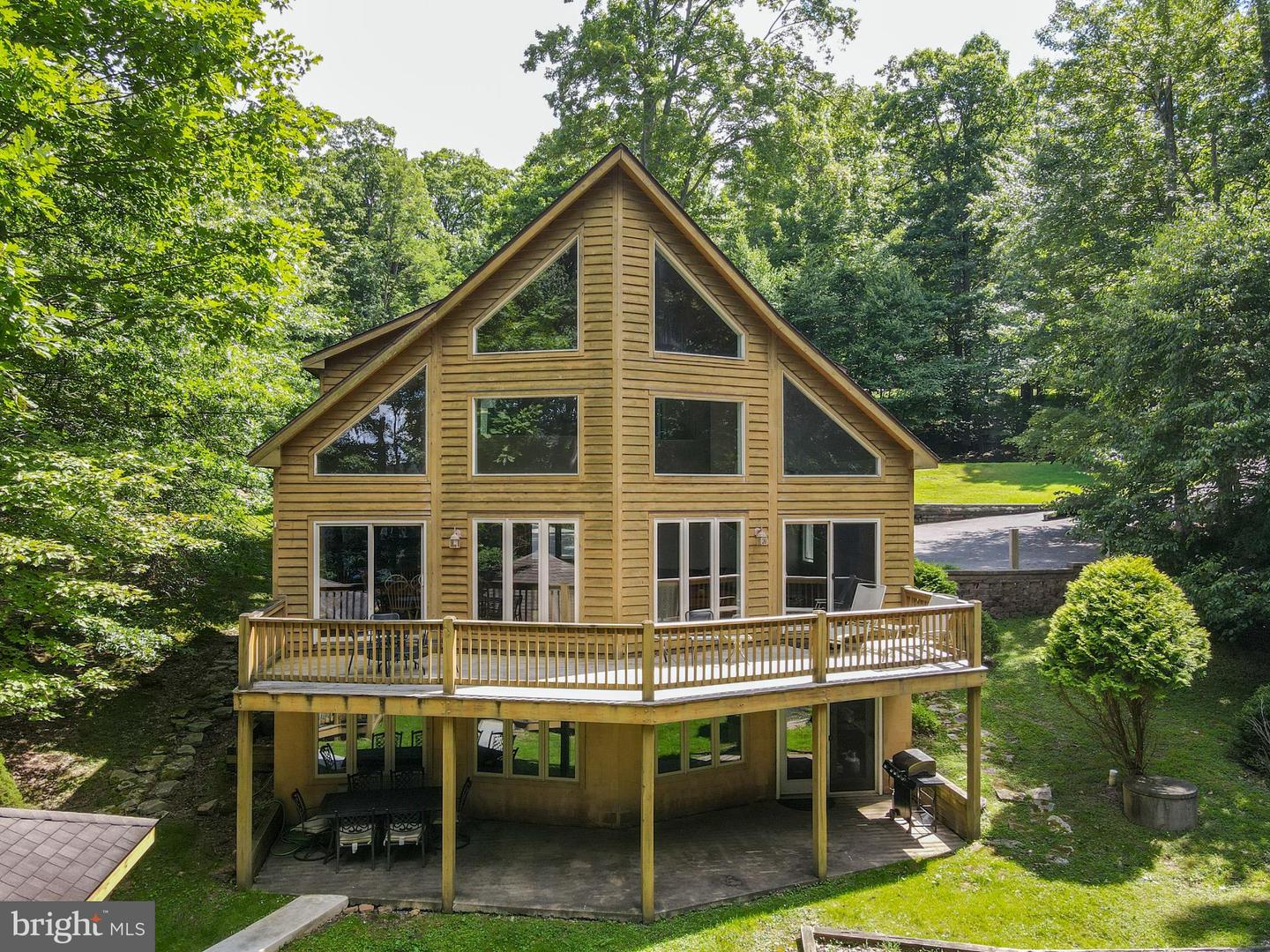 18 Mountainside Ct Property Photo 2