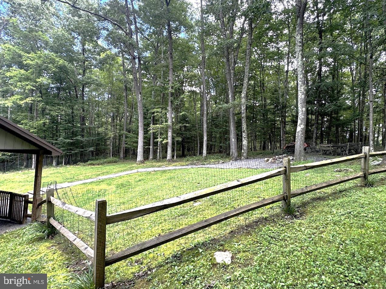 18948 Garrett Hwy Property Photo 3