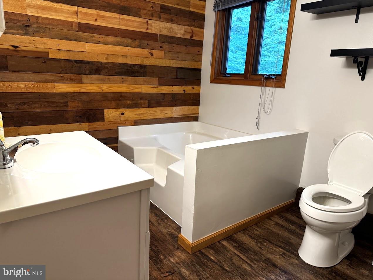 18948 Garrett Hwy Property Photo 16