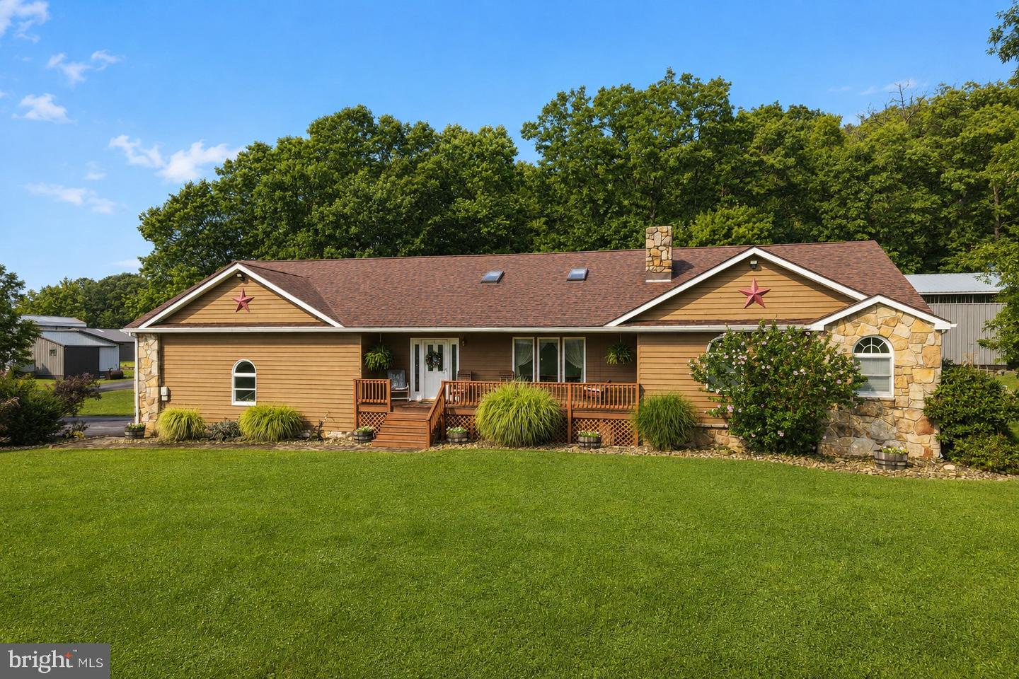 6467 Sang Run Rd Property Photo 1