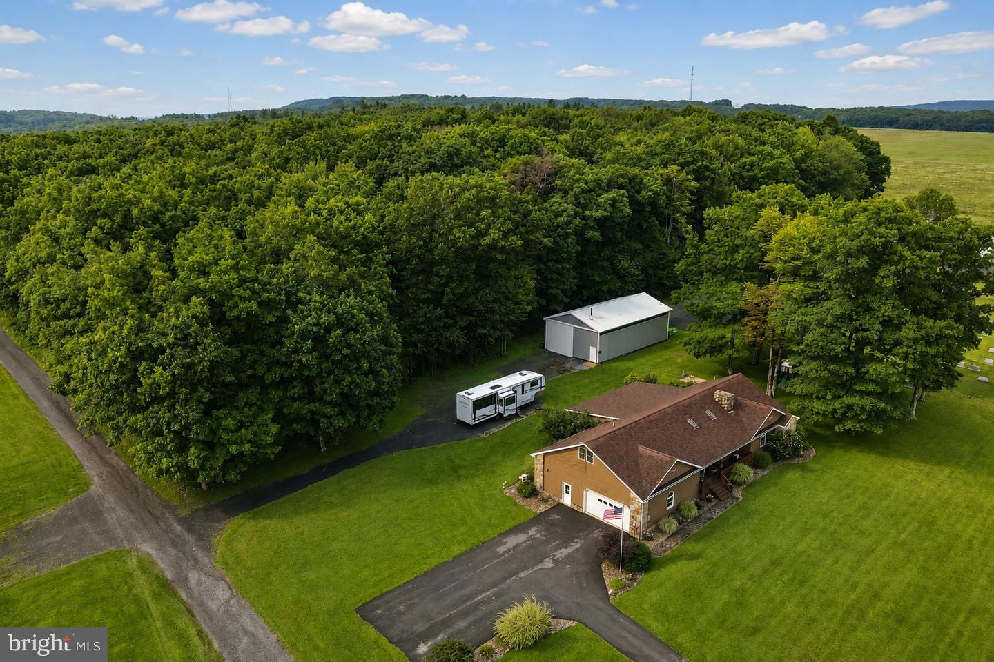 6467 Sang Run Rd Property Photo 2