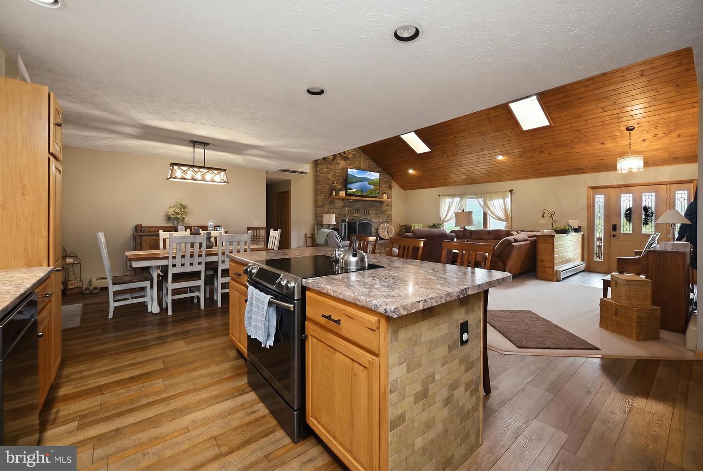 6467 Sang Run Rd Property Photo 14